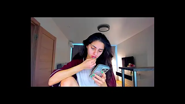 Snapshot of EmiliaZen chatting on 14, 10, 2025 EmiliaZen online show from 14, 10, 2025