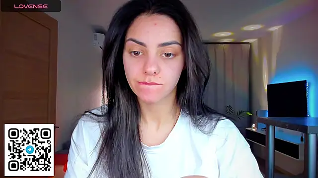 EmiliaZen online show from 5, 4, 2026