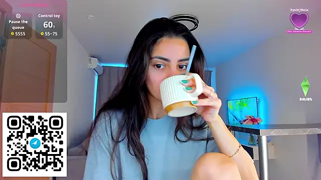 Snapshot of EmiliaZen chatting on 13, 10, 2025 EmiliaZen online show from 13, 10, 2025