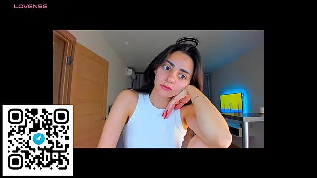 Snapshot of EmiliaZen chatting on 9, 11, 2025 EmiliaZen online show from 9, 11, 2025