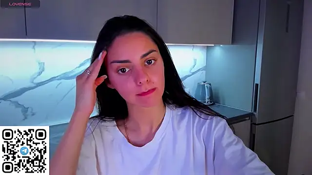 Snapshot of EmiliaZen chatting on 26, 6, 2026 EmiliaZen online show from 26, 6, 2026