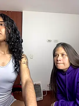 Snapshot of amberth2304 chatting on 5, 11, 2025 amberth2304 online show from 5, 11, 2025