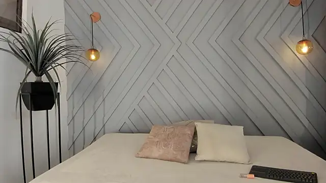 Zoee monroe online show from 15, 3, 2026