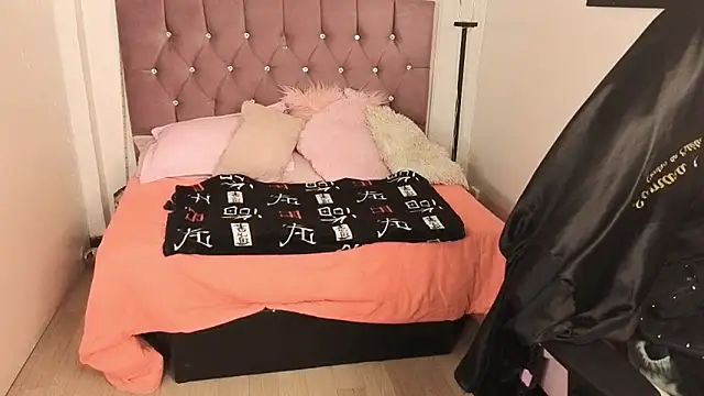 lizha milf online show from 10, 5, 2026