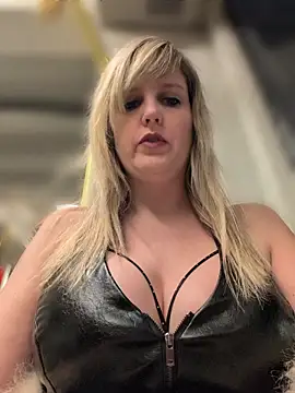 Sexybiene969 online show from 19, 3, 2026