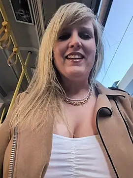 Sexybiene969 online show from 13, 3, 2026