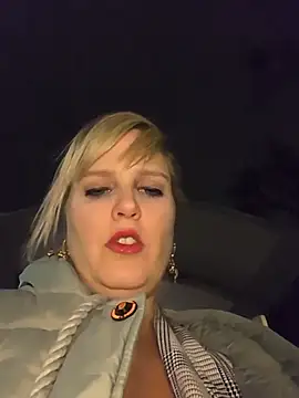 Sexybiene969 online show from 22, 12, 2025