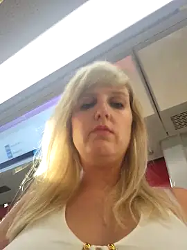 Sexybiene969 online show from 15, 9, 2025