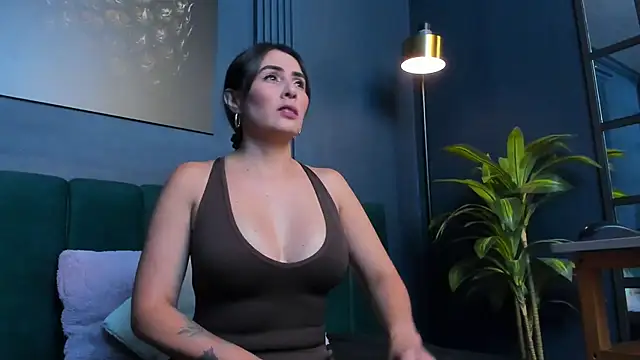 scarlet edwars online show from 15, 10, 2025