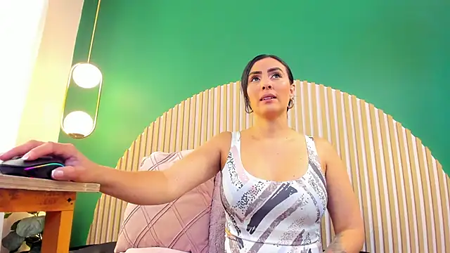 scarlet edwars online show from 12, 2, 2026