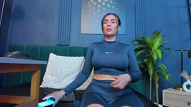 scarlet edwars online show from 4, 3, 2026