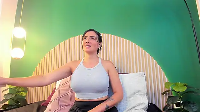 scarlet edwars online show from 4, 2, 2026