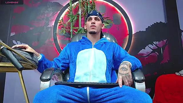 Dirty Kingg online show from 22, 11, 2025