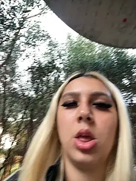 hotamanda01 online show from 4, 12, 2025