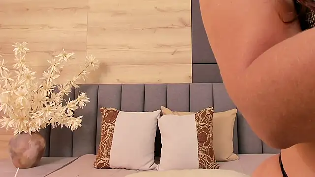 KiimCollins online show from 26, 11, 2025