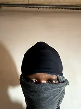 Snapshot of OneWhoBringsJoy chatting on 8, 11, 2025 OneWhoBringsJoy online show from 8, 11, 2025