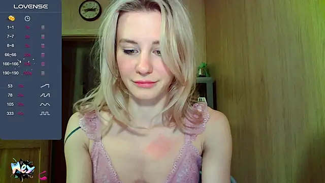 Caramel piegirl online show from 22, 2, 2025