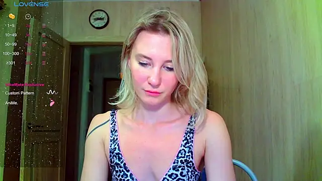 Caramel piegirl online show from 18, 7, 2026