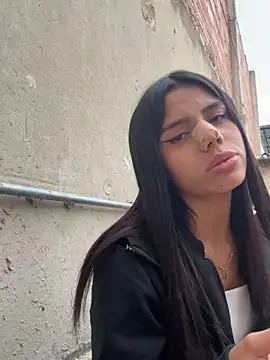 Laura-Khalifa online show from 14, 2, 2025
