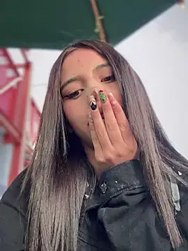 Laura-Khalifa online show from 16, 3, 2025