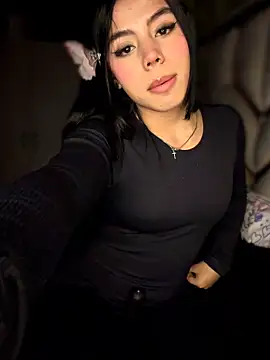 Laura-Khalifa online show from 22, 4, 2026