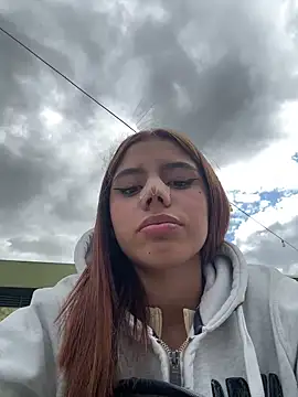 Laura-Khalifa online show from 21, 2, 2025