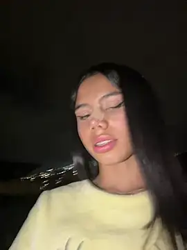 Laura-Khalifa online show from 17, 2, 2025