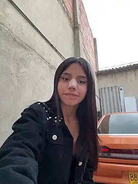 Laura-Khalifa online show from 8, 2, 2025