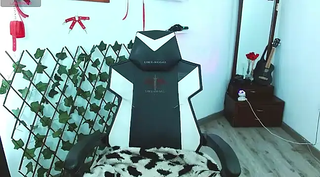 Snapshot of imcleo_xoxo chatting on 25, 2, 2025 imcleo xoxo online show from 25, 2, 2025