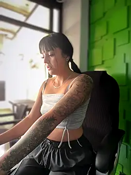 Dulce  Boyd online show from 23, 10, 2025