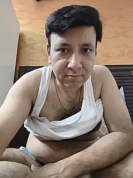 Snapshot of innocentboy1987 chatting on 5, 7, 2026 innocentboy1987 online show from 5, 7, 2026