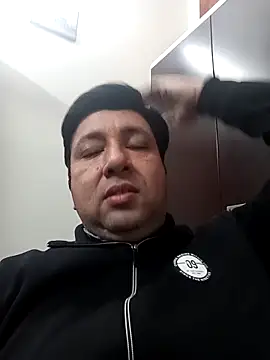 innocentboy1987 online show from 10, 3, 2025