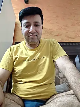 Snapshot of innocentboy1987 chatting on 7, 5, 2026 innocentboy1987 online show from 7, 5, 2026