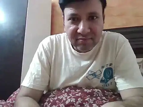 Snapshot of innocentboy1987 chatting on 24, 4, 2026 innocentboy1987 online show from 24, 4, 2026