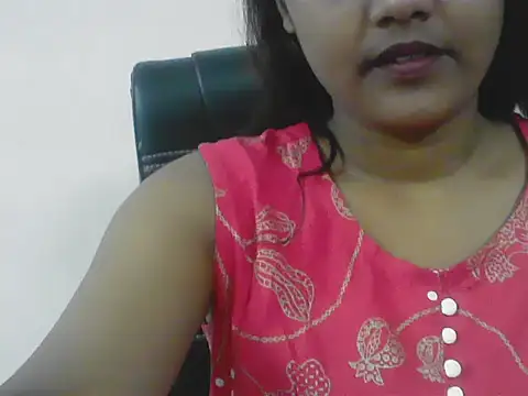 Snapshot of Queen_Of_Delhi chatting on 26, 10, 2025 Queen Of Delhi online show from 26, 10, 2025