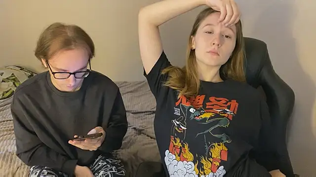 Sabrinaanddaniel online show from 16, 11, 2025