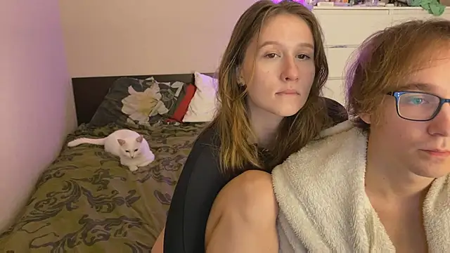 Snapshot of Sabrinaanddaniel chatting on 14, 9, 2025 Sabrinaanddaniel online show from 14, 9, 2025