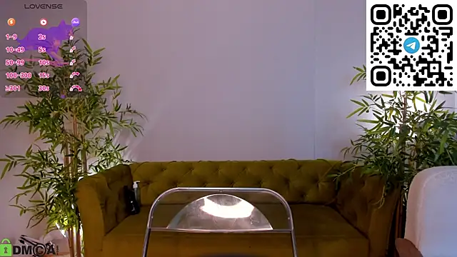 Snapshot of miiss__lulu chatting on 6, 5, 2026 miiss lulu online show from 6, 5, 2026