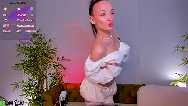 Snapshot of miiss__lulu chatting on 27, 5, 2026 miiss lulu online show from 27, 5, 2026
