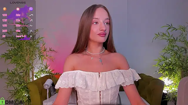 Snapshot of miiss__lulu chatting on 8, 6, 2026 miiss lulu online show from 8, 6, 2026
