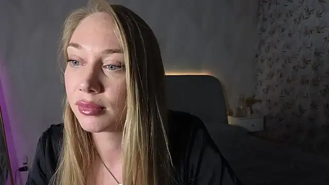 Snapshot of Engel_13 chatting on 9, 10, 2025 Engel 13 online show from 9, 10, 2025