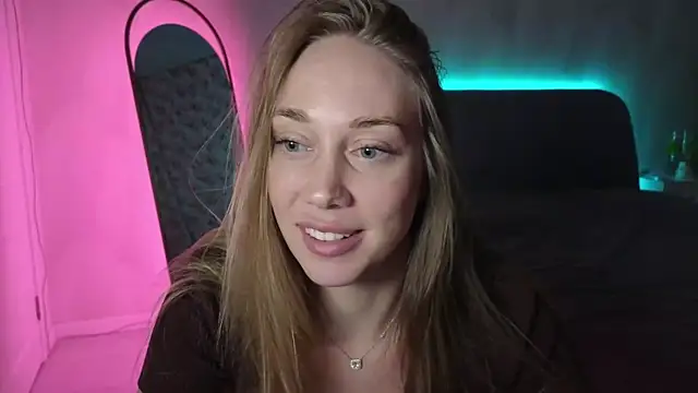 Snapshot of Engel_13 chatting on 20, 11, 2025 Engel 13 online show from 20, 11, 2025