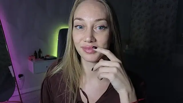 Snapshot of Engel_13 chatting on 6, 11, 2025 Engel 13 online show from 6, 11, 2025