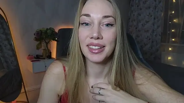 Snapshot of Engel_13 chatting on 16, 12, 2025 Engel 13 online show from 16, 12, 2025
