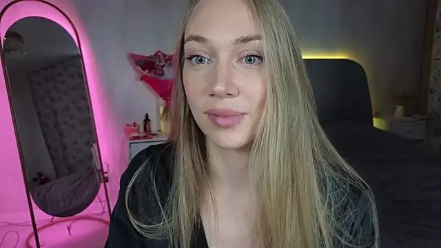 Snapshot of Engel_13 chatting on 19, 10, 2025 Engel 13 online show from 19, 10, 2025