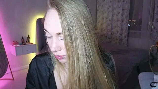 Snapshot of Engel_13 chatting on 17, 11, 2025 Engel 13 online show from 17, 11, 2025