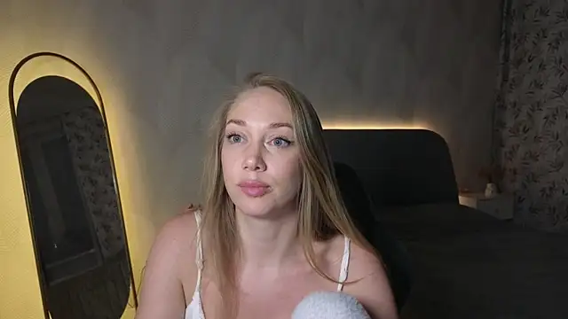Snapshot of Engel_13 chatting on 26, 11, 2025 Engel 13 online show from 26, 11, 2025