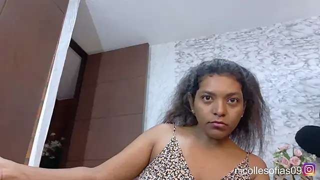 nicollesofia2 online show from 7, 6, 2026