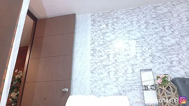 nicollesofia2 online show from 1, 7, 2026