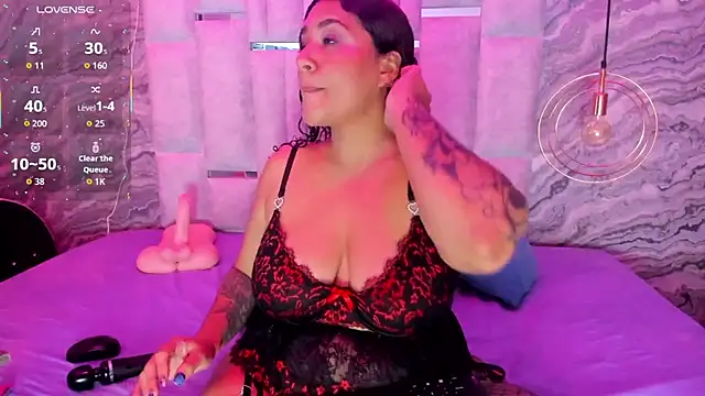 Snapshot of MelissaBloomm chatting on 12, 11, 2025 MelissaBloomm online show from 12, 11, 2025